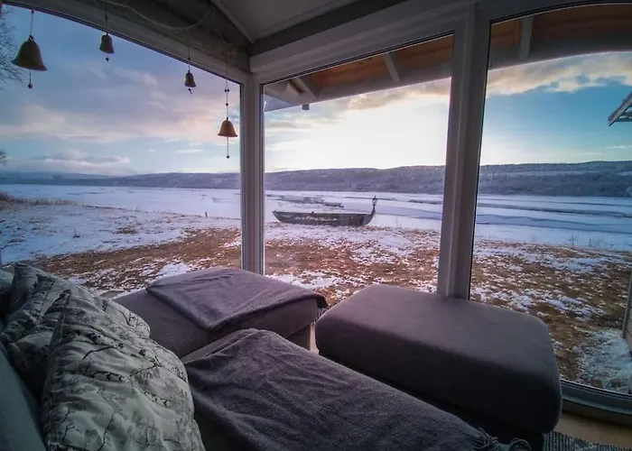 公寓 Beautiful Riverside With Sauna